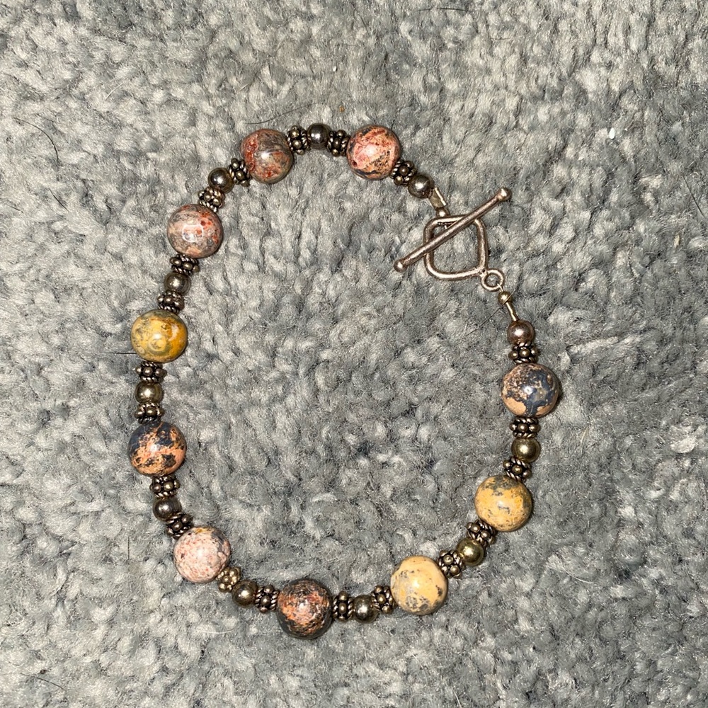 Vintage style polished stone bracelet